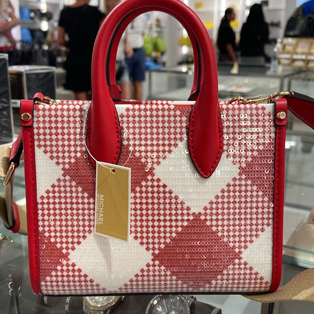 Michael Kors Mirella Extra-Small Logo Crossbody XBODY Shopper Bag
Bright Red
NWT - Picture 9 of 16